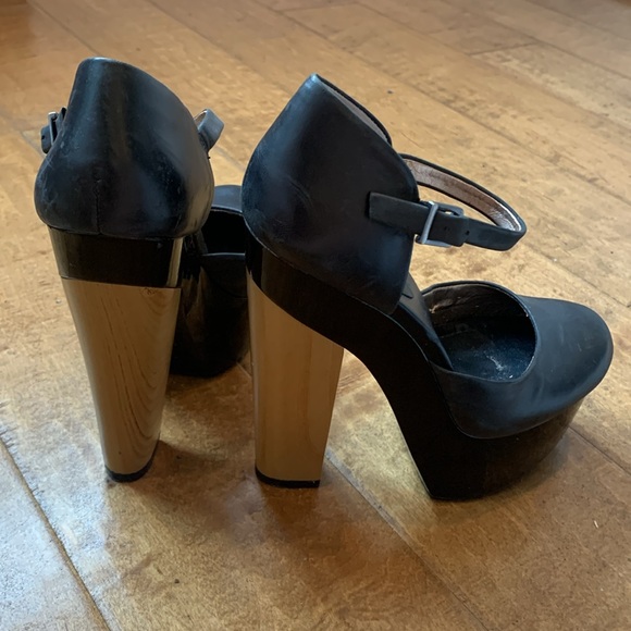 Platform heels - Picture 2 of 3